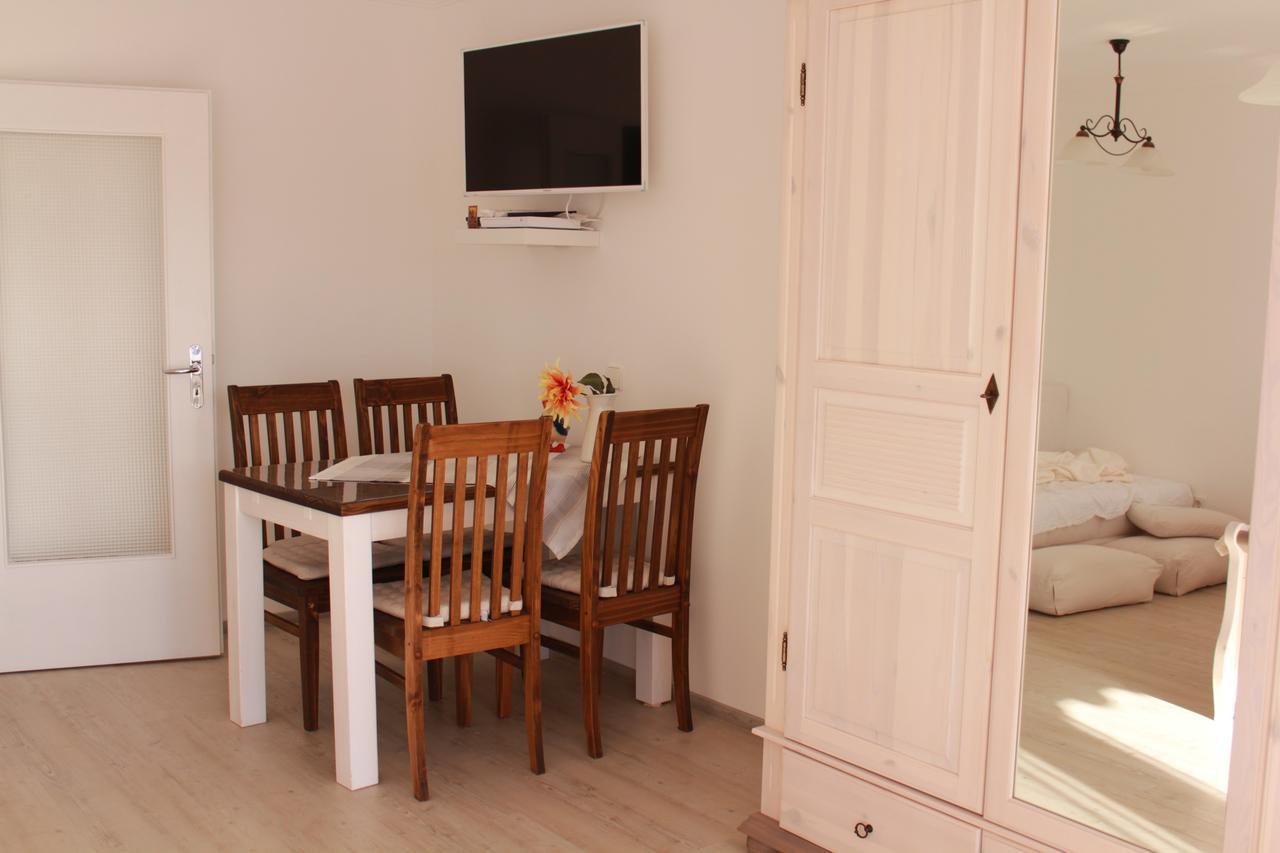 Mariaprimavera Apartment Am Kurpark Mit Schwarzwaldblick * * * * Bad Krozingen Buitenkant foto