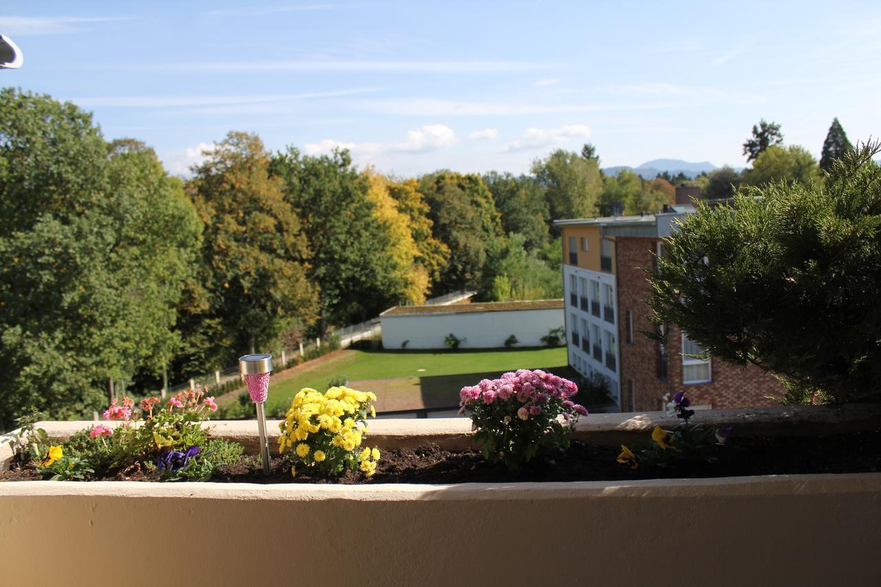 Mariaprimavera Apartment Am Kurpark Mit Schwarzwaldblick * * * * Bad Krozingen Buitenkant foto